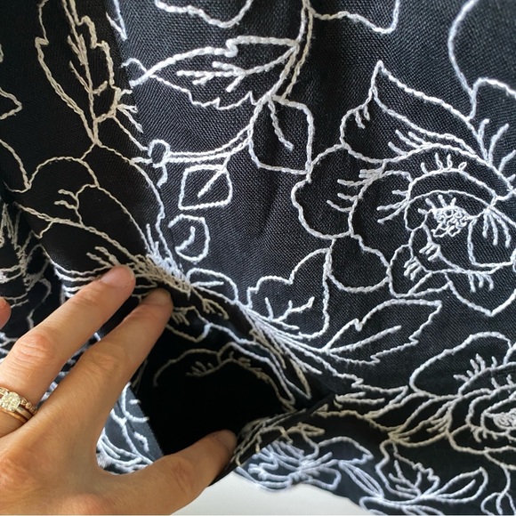 100% Linen Jones New York Black White Floral Embroidered Jacket M 10P - Picture 4 of 14